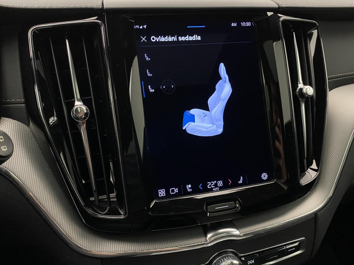 Volvo XC60 B5 AWD R-DESIGN AUT