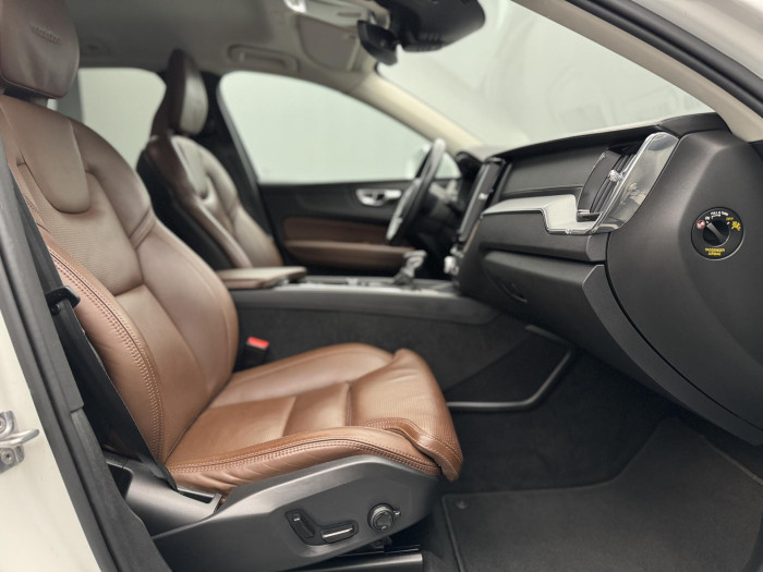 Volvo XC60 D5 AWD INSCRIPTION AUT CZ 2.0 d