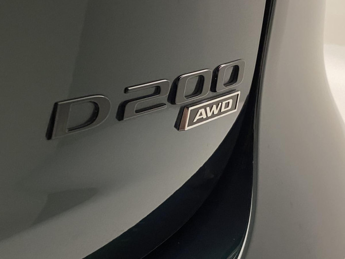 Jaguar XF D200 R-DYNAMIC REZERVACE 2.0 d Dynamic