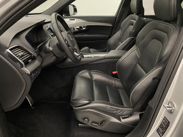 Volvo XC90 T8 AWD R-DESIGN REZERVACE