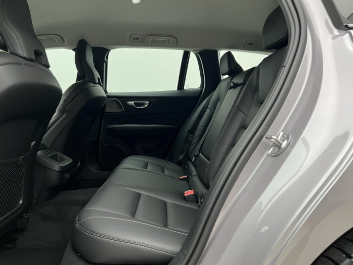 Volvo V60 B4 DARK PLUS AUT