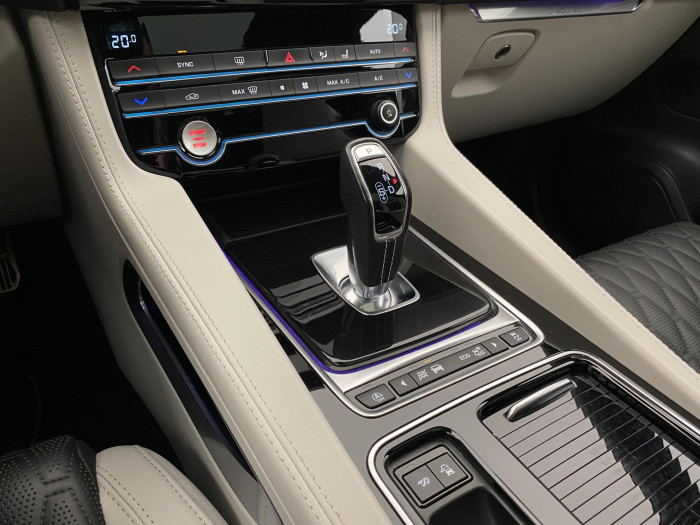 Jaguar F-Pace 5.0 V8 SVR AWD AUT 5.0 V8