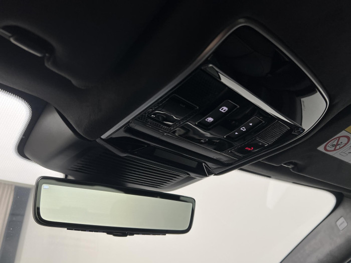 Land Rover Range Rover Sport P550e AUTOBIOGRAPHY REZERVACE