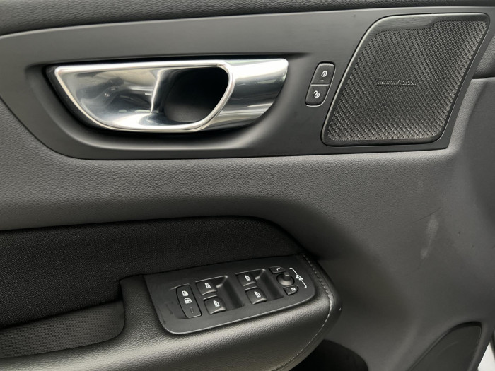 Volvo XC60 B4 MOMENTUM 2.0 Momentum