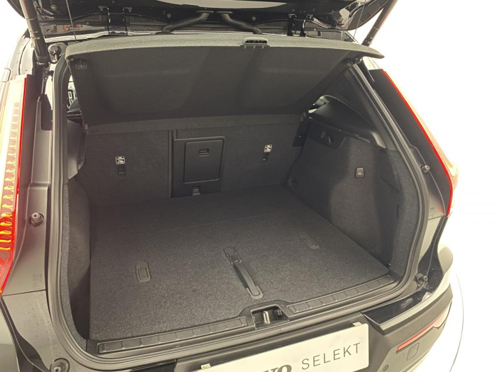 Volvo XC40 B4 CORE AUT CZ 1.maj.