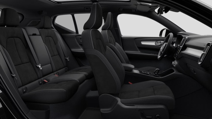 Volvo XC40 B3 AUT PLUS BLACK EDITION