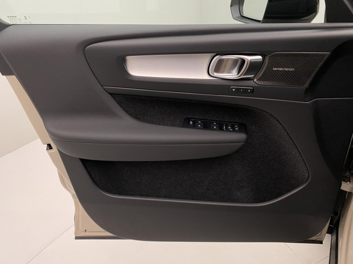 Volvo XC40 B3 AUT DARK PLUS
