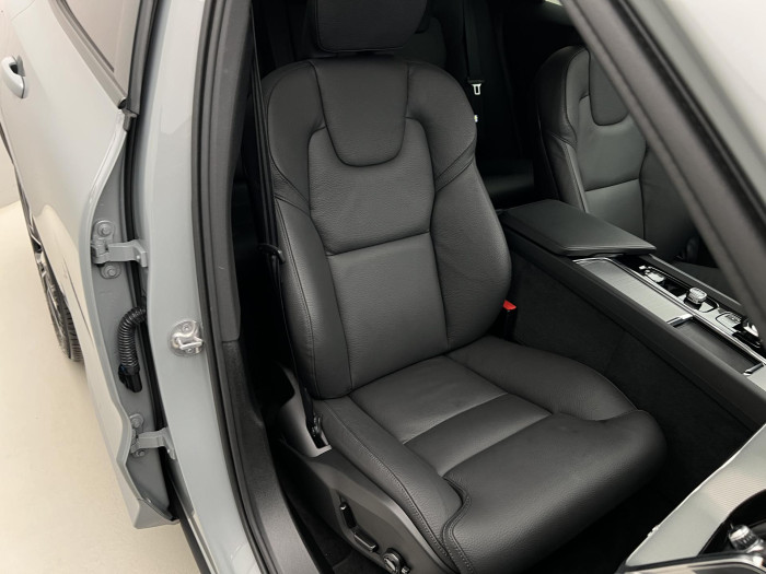 Volvo XC60 B5 AWD PLUS DARK AUT 1.maj.