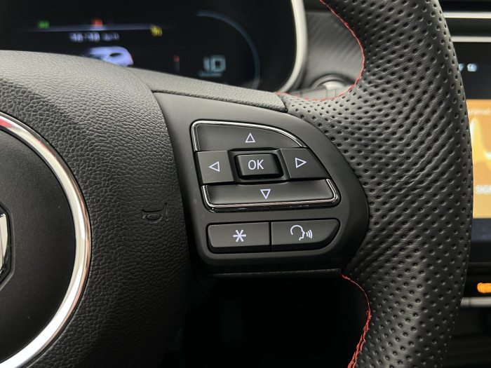 MG ZS 1.0T EXCLUSIVE AUT CZ 1.maj. 1.0 Exclusive