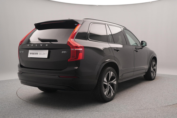 Volvo XC90 B5 AWD R-DESIGN REZERVACE