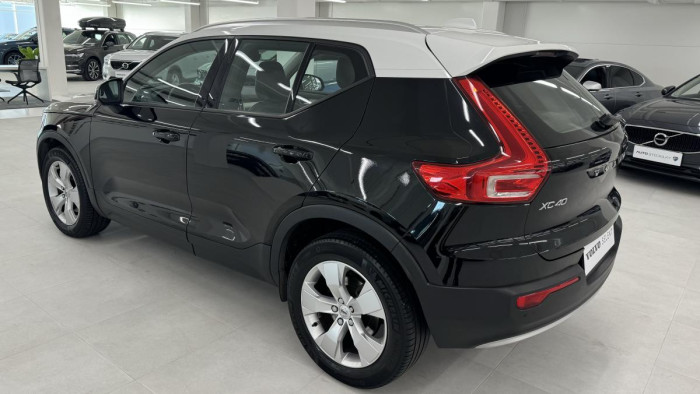 Volvo XC40 T4 AWD MOMENTUM AUT REZERVACE 2.0 Momentum