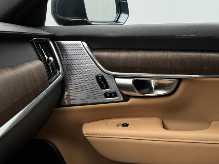 Volvo V90 B6 AWD ULTIMATE REZERVACE