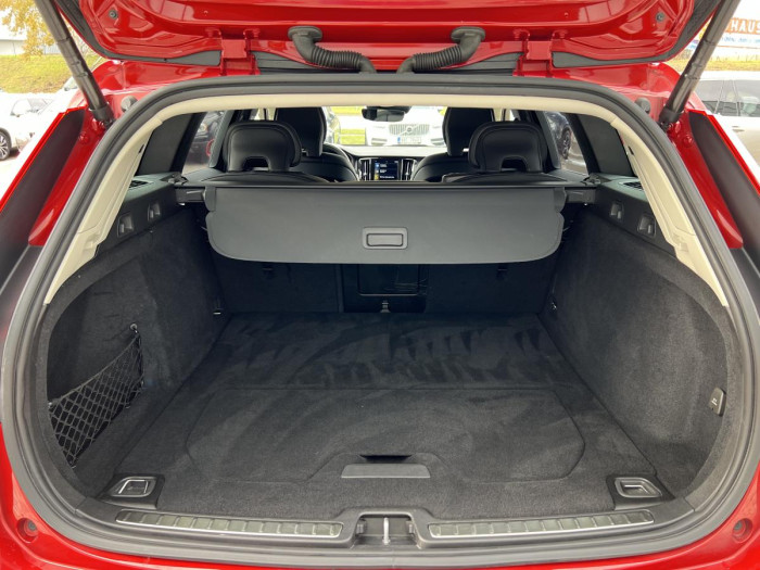 Volvo V60 CROSS COUNTRY B4 AWD Aut 1.maj