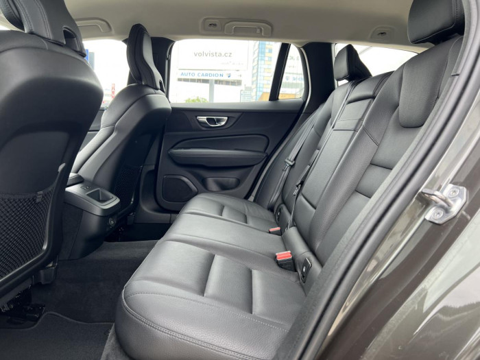 Volvo V60 CROSS COUNTRY B4 AWD Aut 1.maj