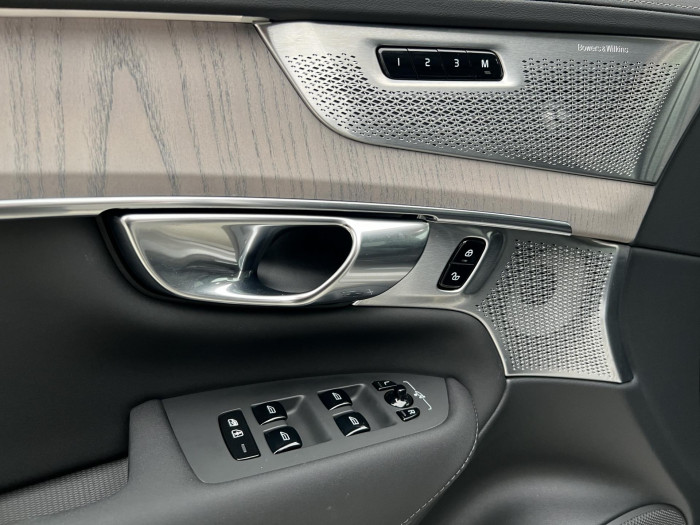 Volvo XC90 T8 AWD RECHARGE ULTRA DARK AUT