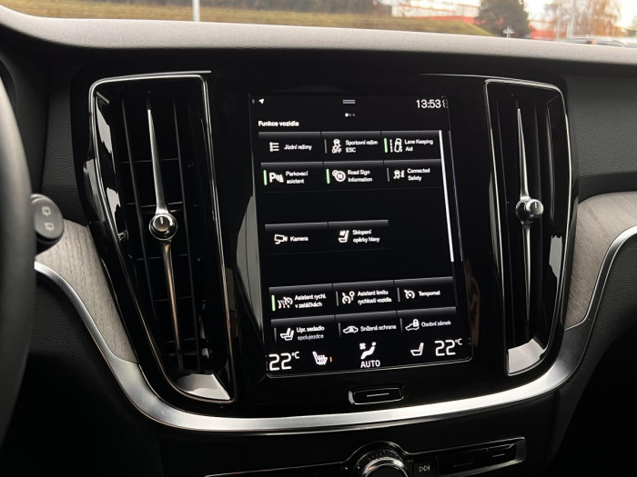 Volvo V60 CROSS COUNTRY B4 AWD Aut 1.maj