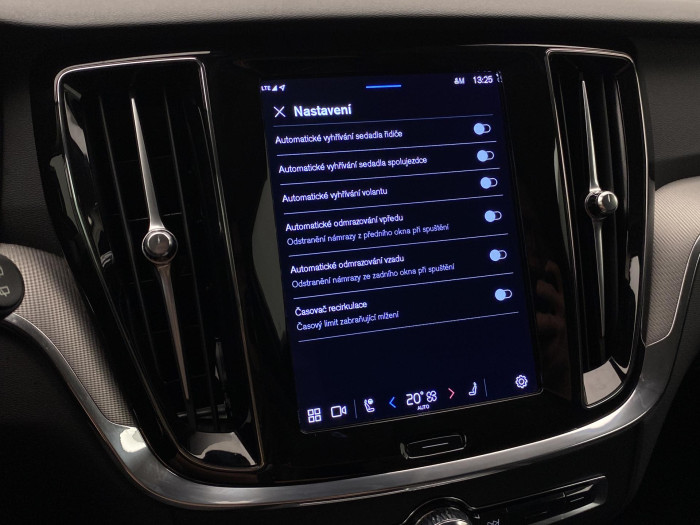 Volvo V60 B4 DARK PLUS AUT REZERVACE