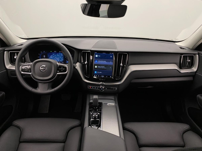 Volvo XC60 B4 AWD PLUS AUT CZ REZERVACE
