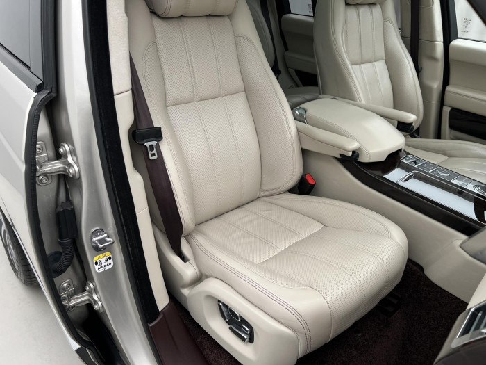 Land Rover Range Rover 4.4 SDV8 AUTOBIOGRAPHY AWD AUT