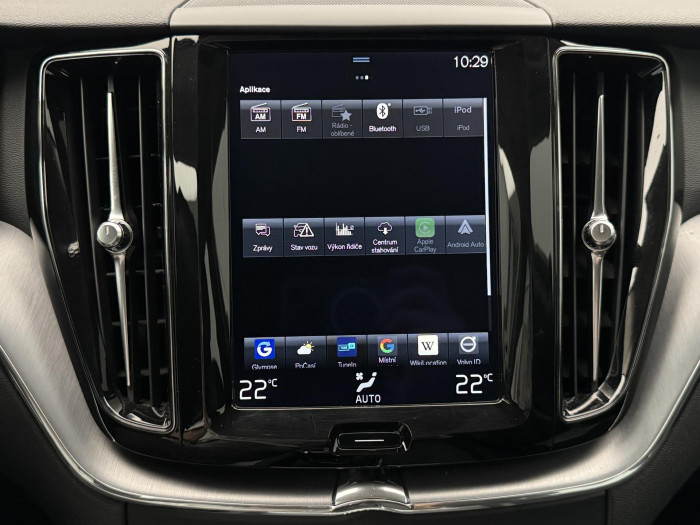 Volvo XC60 T5 MOMENTUM CZ 1.maj 2.0 Momentum