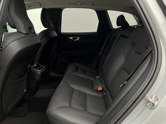 Volvo XC60 B4 AWD PLUS DARK AUT 1.maj.