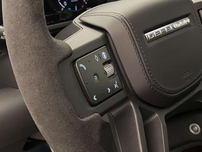 Land Rover Defender 110 V8 P525 AWD AUT REZERVACE 5.0 V8