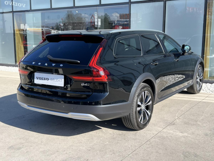 Volvo V90 CROSS COUNTRY B4 AWD Aut 1.maj