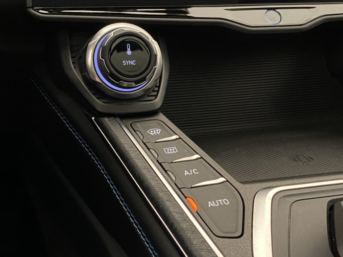 Lynk & Co 01 PHEV DCT AUT 1.maj