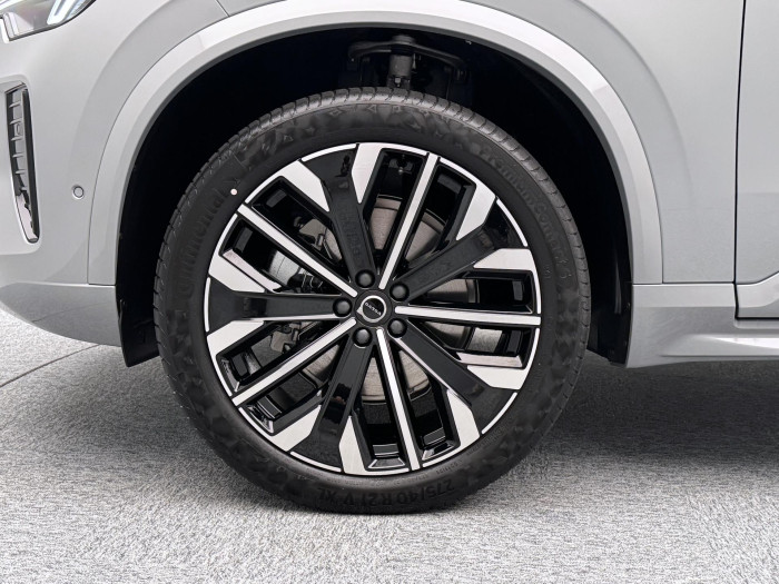 Volvo XC90 B5 AWD AUT DARK PLUS 7míst