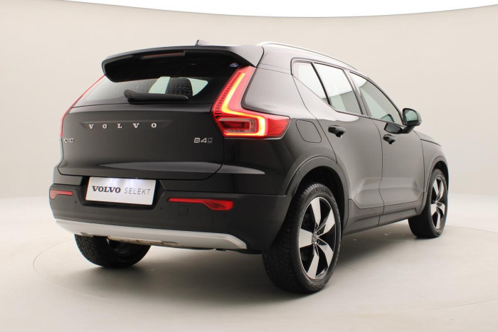 Volvo XC40 B4 AWD MOMENTUM REZERVACE 2.0 Momentum