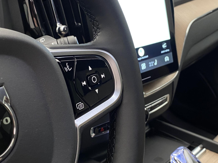 Volvo XC60 B5 AWD AUT DARK PLUS