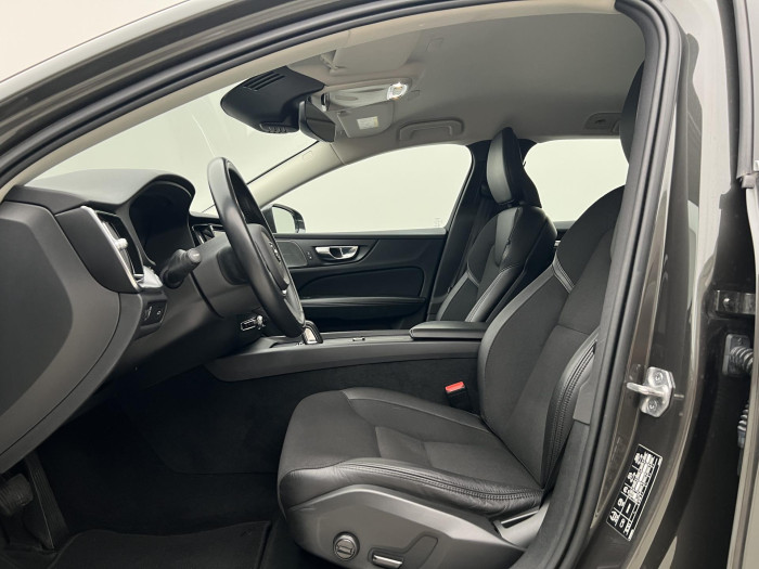 Volvo V60 B4 MOMENTUM AUT 2.0 Momentum
