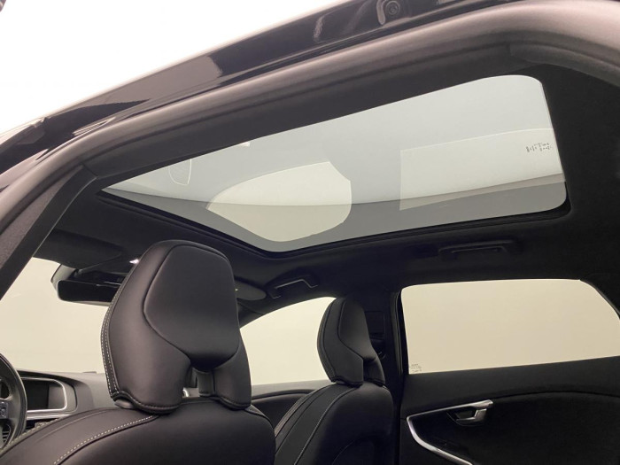Volvo V40 T3 R-DESIGN AUT 1.maj.