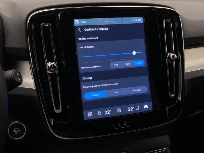 Volvo XC40 B3 DARK PLUS AUT CZ