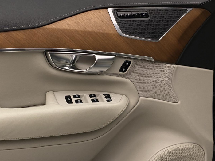Volvo XC90 D5 AWD INSCRIPTION REZERVACE 2.0 d
