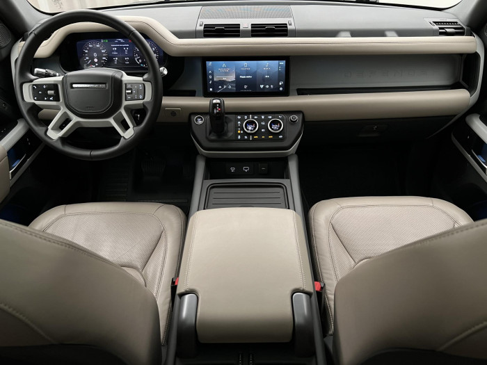 Land Rover Defender P400 HSE AWD AUT CZ