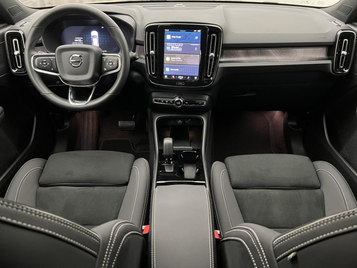 Volvo EX40 PURE ELECTRIC TWIN PLUS AUT CZ