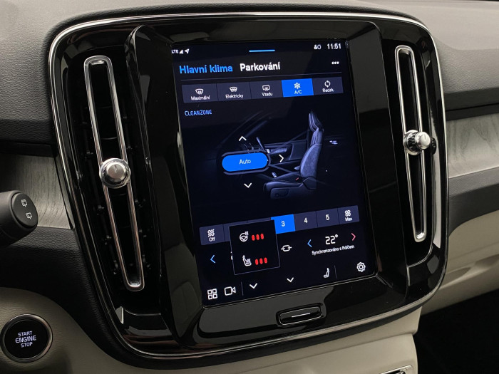 Volvo XC40 B4 DARK ULTRA AUT CZ