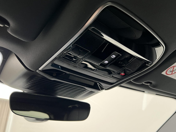 Land Rover Range Rover Sport D300 DYNAMIC SE AWD Aut 3.0 d Dynamic SE