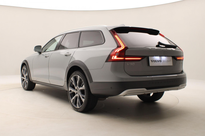 Volvo V90 CC B4 AWD ULTIMATE CZ 1.maj 2.0 CC CC