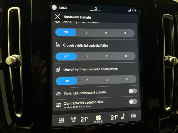 Volvo XC40 B3 DARK PLUS AUT