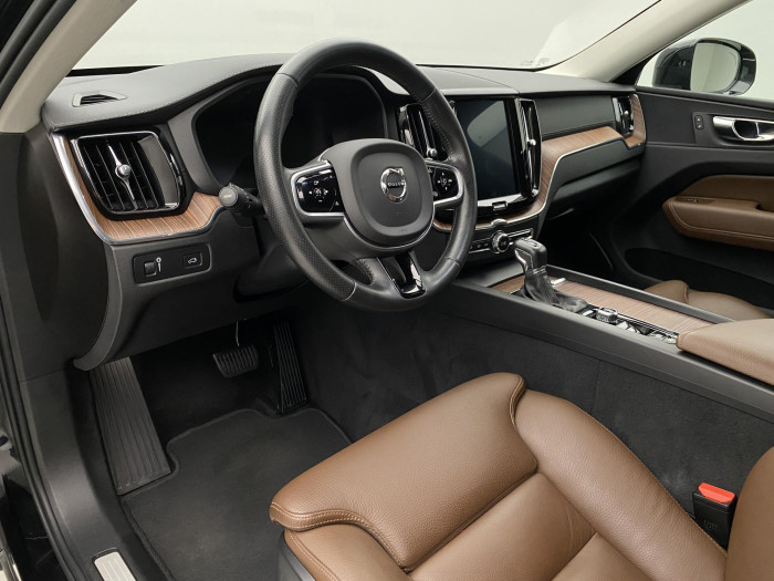 Volvo XC60 T5 AWD INSCRIPTION AUT CZ