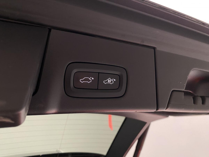 Volvo V90 CC D5 AWD PRO AUT REZERVACE 2.0 d CC CC
