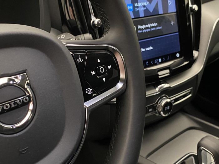 Volvo XC60 B4 AWD PLUS DARK AUT 1.maj