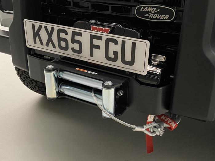 Land Rover Defender WORKS V8 TROPHY II 1 z 25 5.0 V8