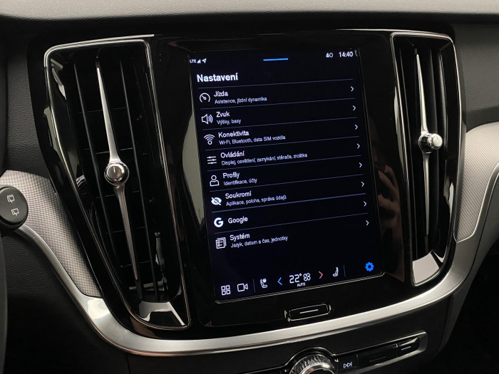 Volvo V60 B4 PLUS DARK AUT 1.maj