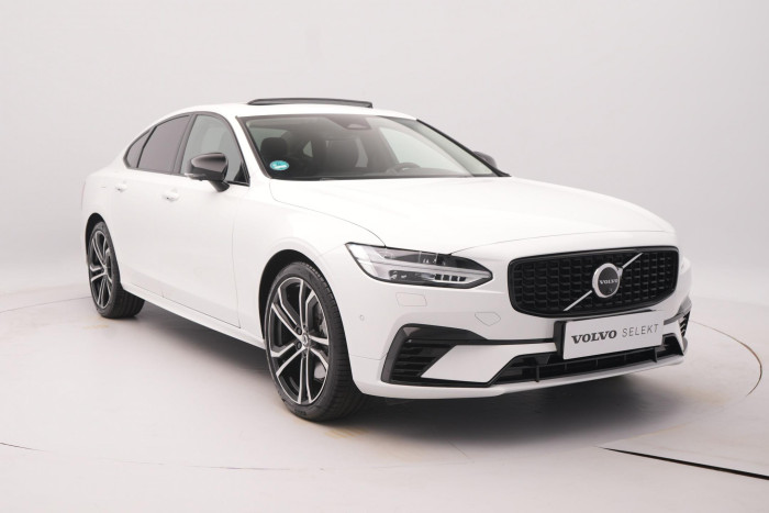 Volvo S90 T8 AWD RECHARGE REZERVACE