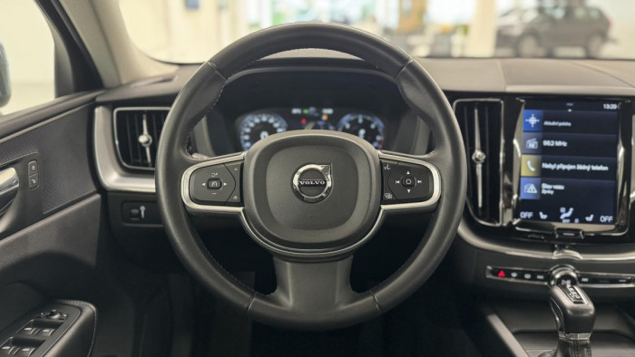 Volvo XC60 D4 AWD MOMENTUM REZERVACE 2.0 d Momentum