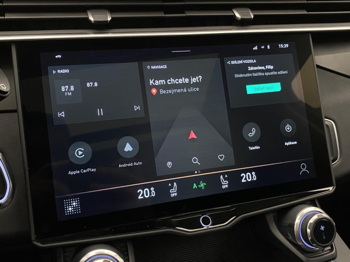 Lynk & Co 01 PHEV DCT AUT 1.maj. REZERVACE