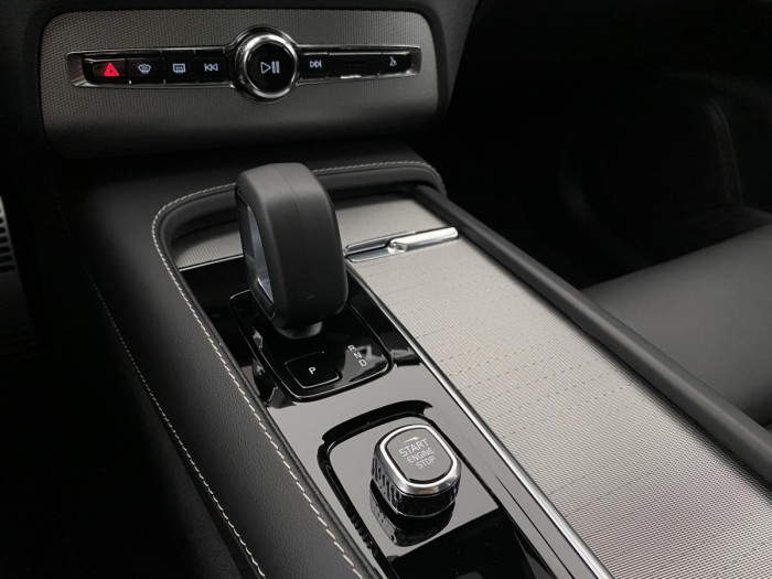Volvo XC90 B5 AWD R-DESIGN AUT 1.maj